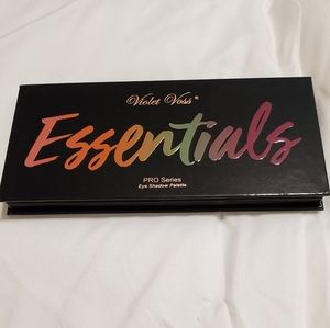 Essentials eyeshadow pallet